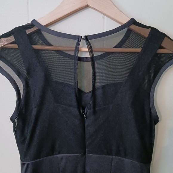 Performance Apparel Formal Black Dress Sz 4 - Picture 7 of 11